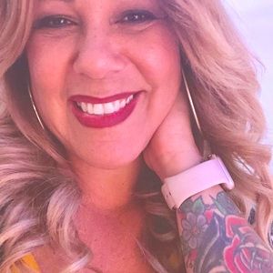 Meet your Posher, April